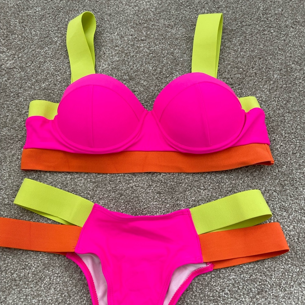 Brand new Neon swimsuit from SHEIN (L)